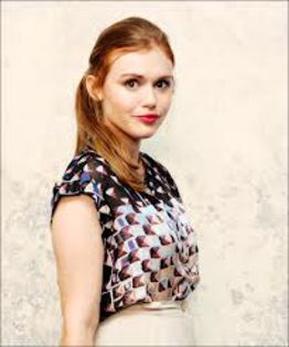 Bine. >:D< Doamne, ce ma bucur ca am langa mine doi oameni deosebiti.Va iubesc!:X