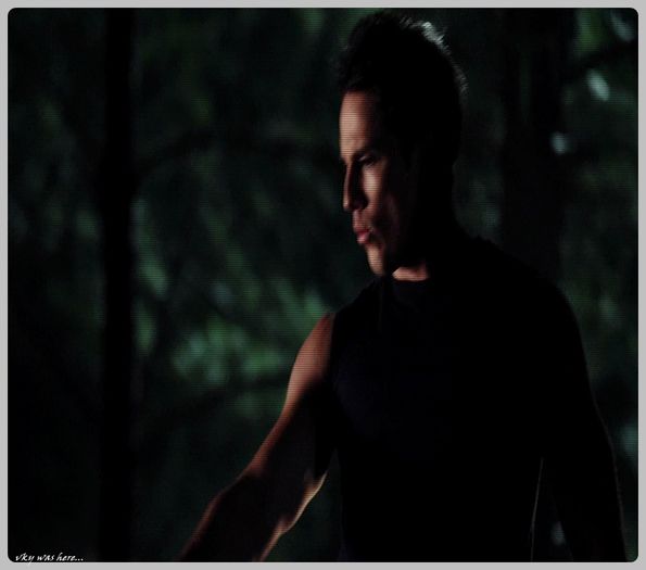 ▬ ❝|intra in casa recitand| Asta`i viata uneori... Bei si ajungi in pat cu multe surori...[cl]; Si cand crezi ca esti terminat... Te mai ia o tura  la dez;;;bracat...[=)))
