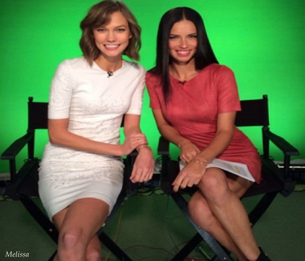 - *ma bufneste rasul si ma ridic in fund sa-i pot vedea mai bine pe Stefan si Elena*;p#kol.cl; Poate a cazut,de ce esti rau cu ea? :( =))) #imi indoi buza inferioara;3#steff.Bunaaaaa,ce faci ?♥♥#iti zambesc larg ca la o prietena veche;<#elena
