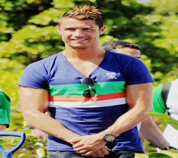 ;; Salut boss *da noroc cu el*#Tyler. Cu ce scop ai facut asta? ;> =))))) #Blair.