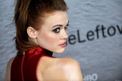 Nu.....ma rog....uita chestia asta.Te rog, intoarce-te la prietena ta.