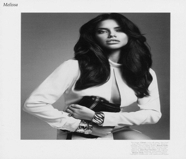 - Dar tu pentru ce ma vrei? (ridic usor barbia si te privesc foarte atenta;;) ) - here - episode 41 - done