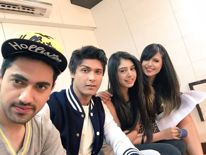 10422331_875331922488575_4253651523049023419_n - Kaisi Yeh Yaariaan Cum e prietenia