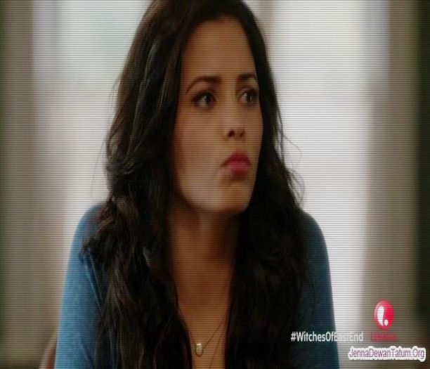 》clk Apai....*se uita la el cum le aseaza*Multumesc ;-? =)))))) *rade si-l apasa pe nas* #Tyler. - here - episode 41 - done