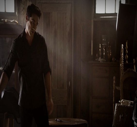 ▬ ❝Ai grija de ele amice...#elijah|il bate pe umar si urca in camera lui| - here - episode 41 - done