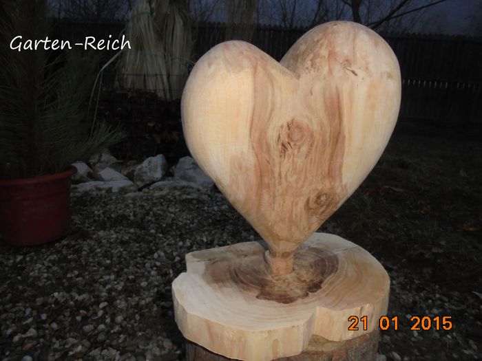 Inima din lemn de mar/Herz aus Apfelholz 30x18x9cm =160