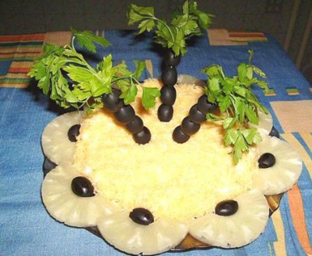 Salata Ananas - Idei de aranjare a platourilor pentru  mese festive si ocazii speciale