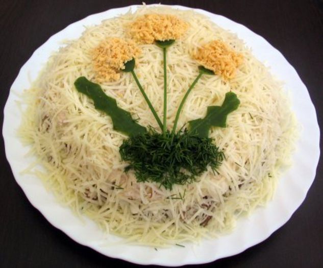 Salata Papadie - Idei de aranjare a platourilor pentru  mese festive si ocazii speciale