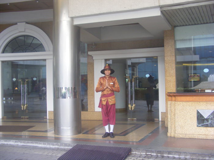 Intrarea la Montien Riverside Hotel - Thailanda