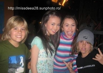 3139443895_7cf9b162b9 - miley cyrus poza sooper rare