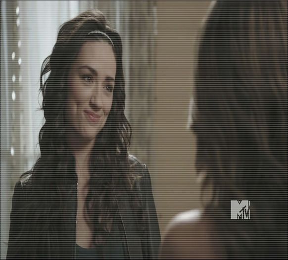 シ.; Aw, da..e ziua ta :o. La mulți, mulți ani !! :3. #o îmbrățișează și ea strâns. -Elena. - here - episode 41 - done