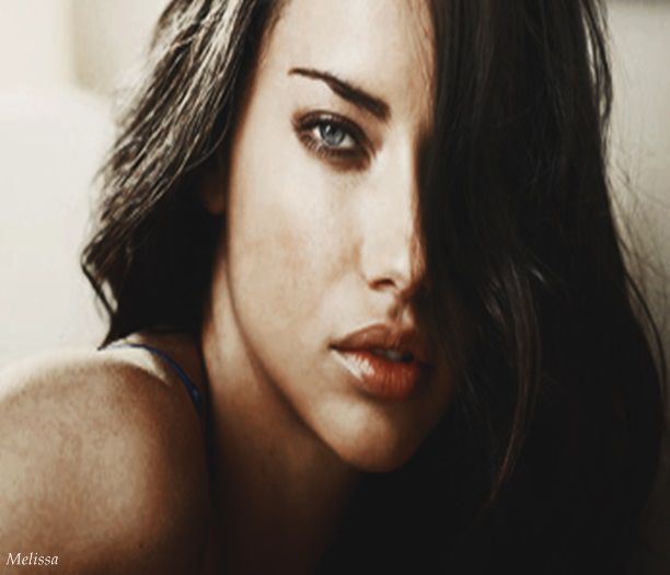 - *imi trec o mana prin par si casc,merg pana in bucatarie si imi fac o cafea.Ma intorc ,cl - here - episode 41 - done