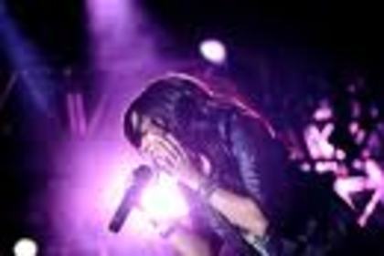 concert. - demi lovato