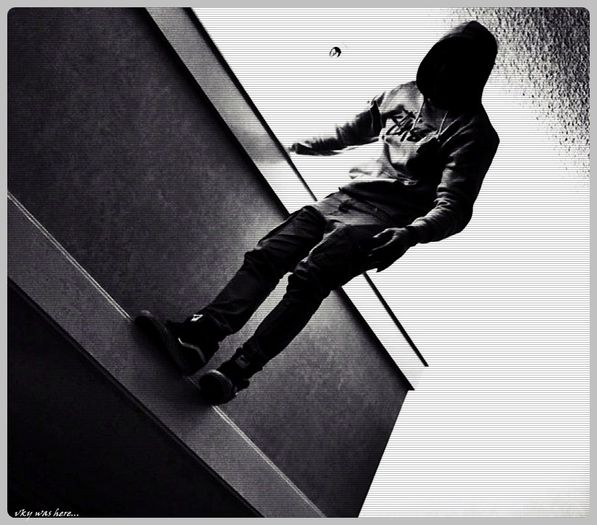 ▬ ❝|intra in casa si topaie pe acolo ca un ne;;bun| - here - episode 41 - done