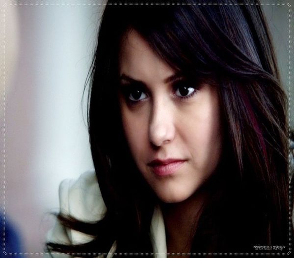 》clk Lasa ca nu ramai tu corigent, esti vampir, use the compulsion=)))#Fane.; *isi impleteste degetele printre degetele lui; cand aude de fete isi retrage mana* =))))) #Damon.
