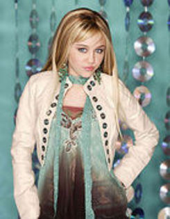 BANJBSLUGNPATRNJDYN - cat de mult o iubesc pe hannah montana si pe miley cyrus