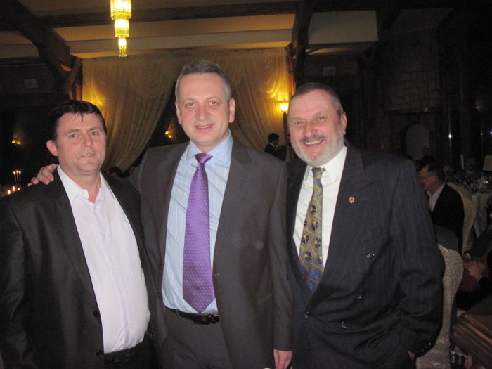 Cu fostul presedinte al PNL Iasi; Relu Fenechiu (in centru)
