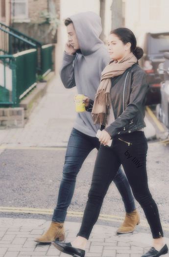 large (3) - girls and harry