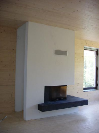 253181_370006246406776_729392485_n