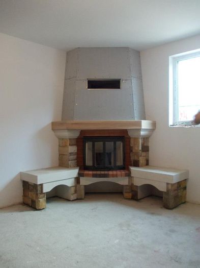 552568_366604916746909_1748735406_n