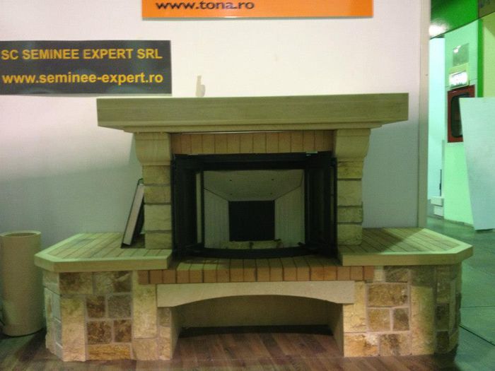 61424_365293746878026_220034183_n