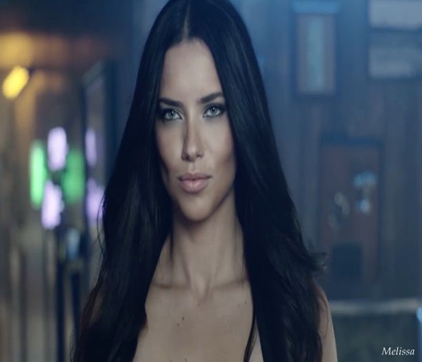 - *ma bufneste rasul din cauza lui Derek si las capul pe spate*Ba=)))♥♥