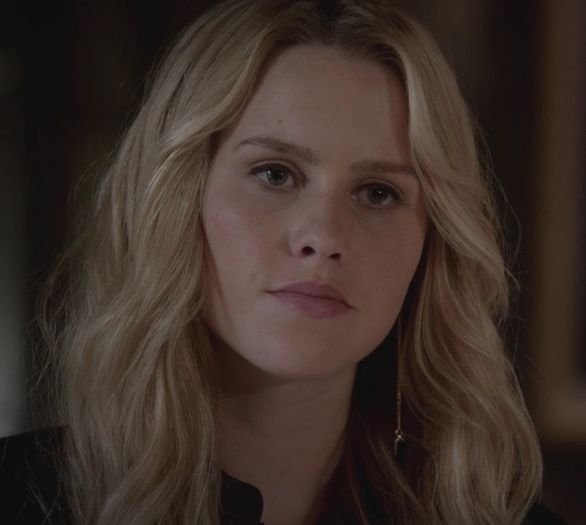 Ce bine am dormit. Tyler? :).. Unde esti ? :))) *se intinde*