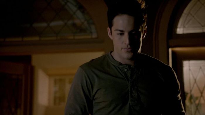 As fi dormit in pat, daca nu m-ai fi daramat si nu te-ai fi batut toata noaptea cu mine pe patura.