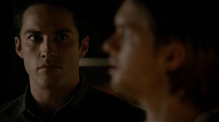 *se aseaza langa ea in pat* In cazul asta stau cu tine sa nu te plictisesti singura, sper sa nu ma; dai jos din pat si acum cat timp esti treaza  :)))
