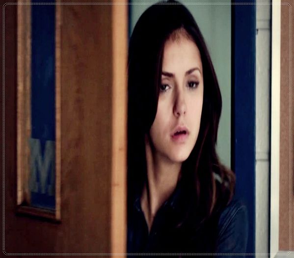 *intra in bucatarie vorbind* Hey am...