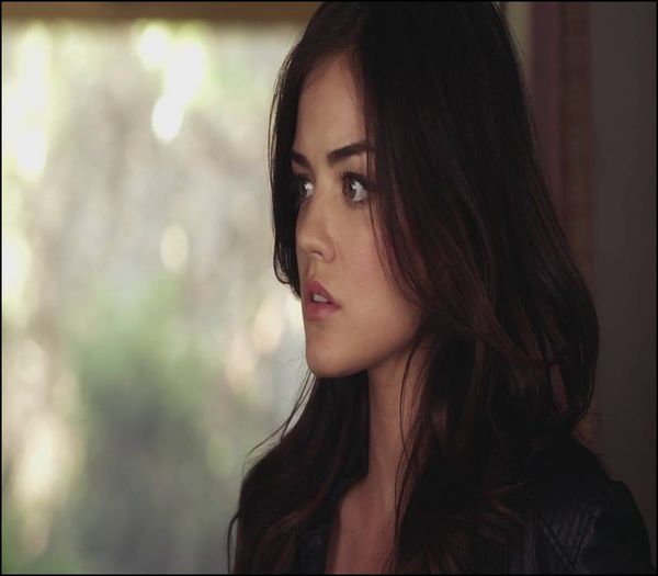 L-au asaltat niste copii pe strada cu bulgari, stii tu .. cum sunt copiii . Si l-au bagat si cu capu; in zapada. Eu insa am scapat , yupiii
