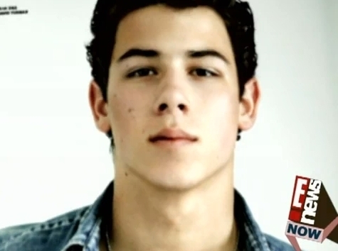 VMan-magazine-screens-nick-jonas-10121747-475-354 - Imagini de pe FanPop