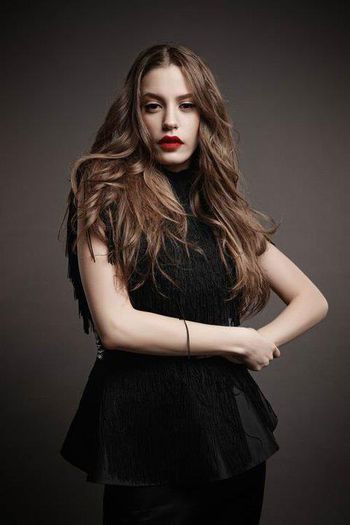 Serenay Sarıkaya - Fav girls