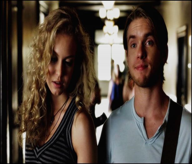 ♚ .nɘɘυp ♔ . [#isi revine oarecum ,isi duce mana la cap . capu meu ..