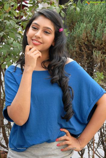 neethi-taylor-pellipustakam-pressmeet3 - Niti Taylor