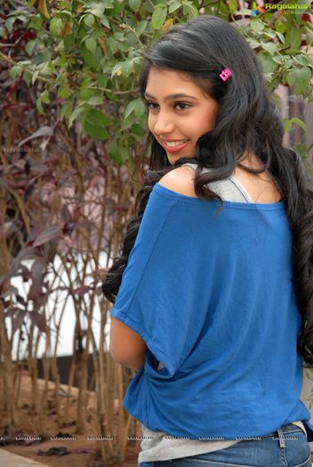 neethi-taylor-pellipustakam-pressmeet6 - Niti Taylor