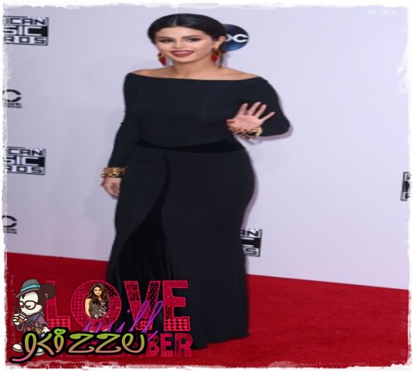  - x - SG - 23-11-15 - American Music Awards 2014 - Red Carpet MQ