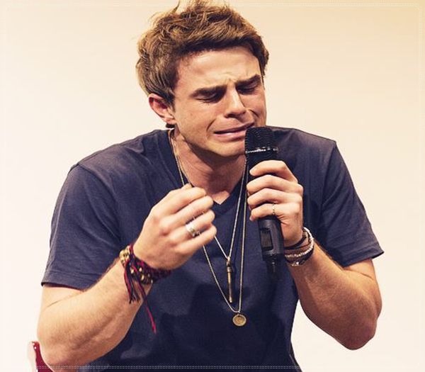 *se ridica* Vai de c;;ru meu ..