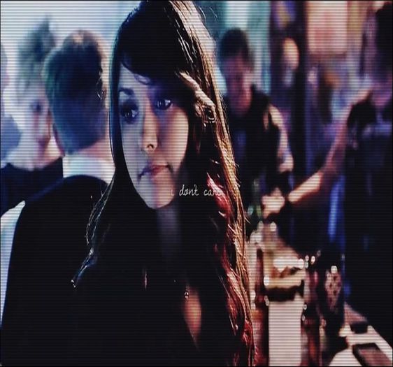 - Mai ceva de atat..;)|ii face cu ochiu|#ilie + Tu nu ti`ai gasit marea iubire...[cl]; Parca era blonda... Asa si eu, am dreptu sa mi`o tr;ag cu cine vreau... Si trebuie sa recunosc, e bun la rupt paturi...|zambeste multumita gandindu`se la momentu ala|#nik[=))))

