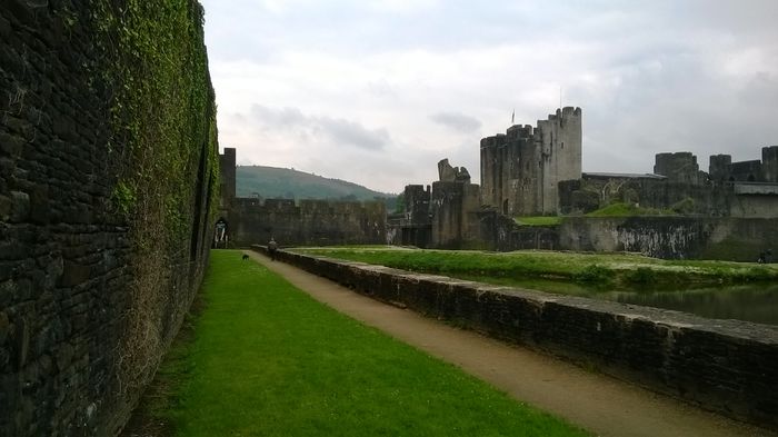 WP_20140531_014[1] - c Tara Galilor - Castelul Caerphilly