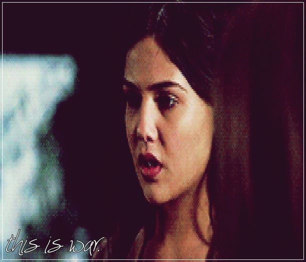 ×ƛƔƛƊƛƘЄƊƛƔƦƛ ☠ ¦ dar e Violetta.... am şi poster cu Leon. =( cred că avem salam în frigider pls. - here - episode 42 - done