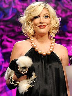 tori-spelling-300