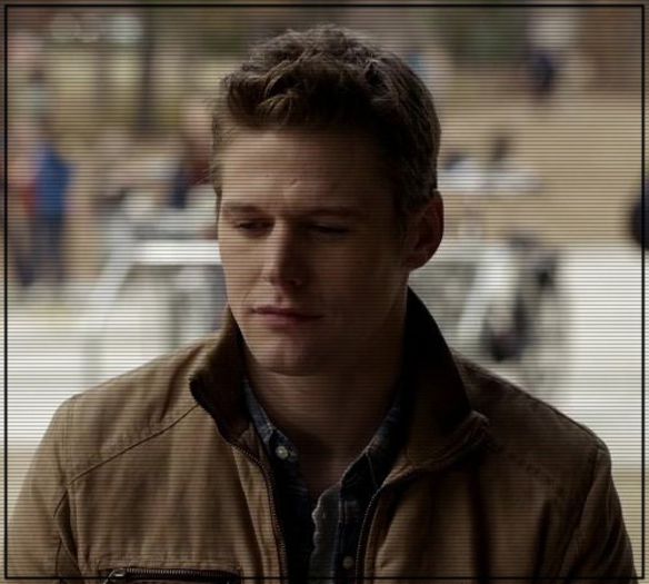 ■ . Normal ca o sa putem. :3 |hug| - mystic falls _ street