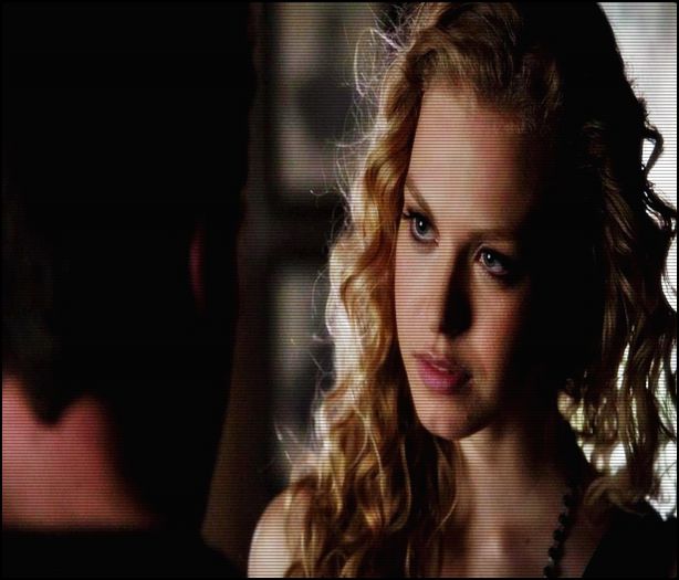 ♚ .nɘɘυp ♔ . sper .. [#il strange tare`n brate . - mystic falls _ street