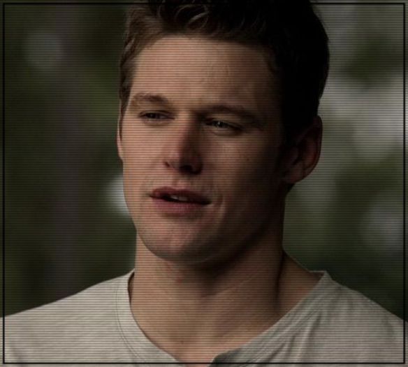 ■ . |o saruta bk| Cine te-a ajutat sa te obisnuiesti cu asta? - mystic falls _ street