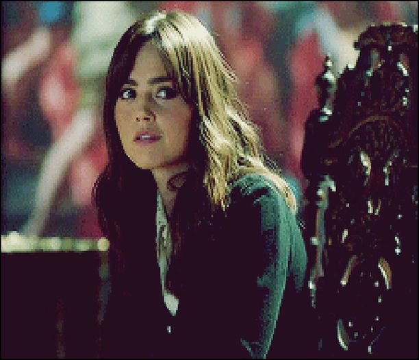 ×ƛƔƛƊƛƘЄƊƛƔƦƛ ☠ ¦ ¤întinde mâna după sticlă apoi se dă bătută¤ eu nu aşa bine (cl); ca tine. ¤râde şi o pupă pe frunte¤ şezi.
