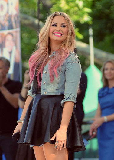 large (14) - demi lovato