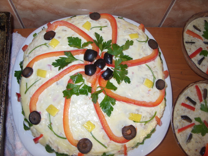 salata din piept de pui,ciuperci , fasole verde. si...maioneza