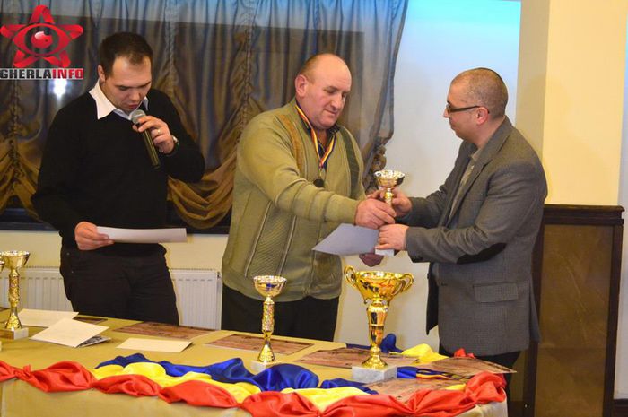 10599502_854178407971907_2313961942769723378_n - S- Expozitie Gherla 2015