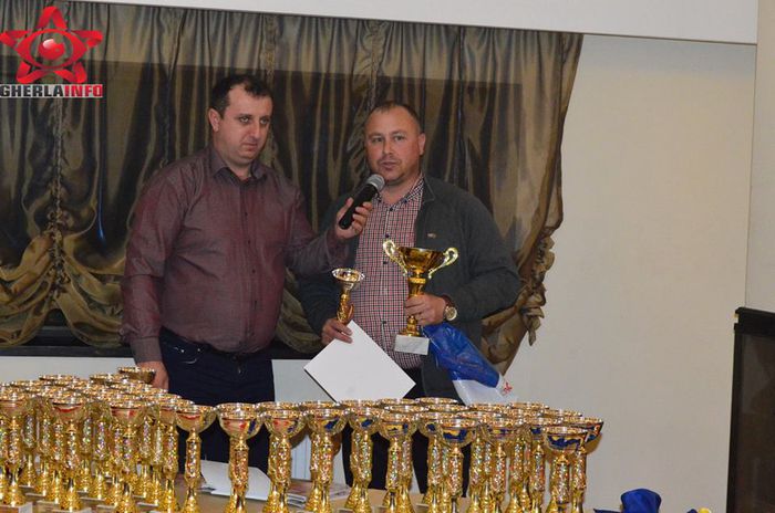 10959658_854177497971998_7462601105654203334_n - S- Expozitie Gherla 2015